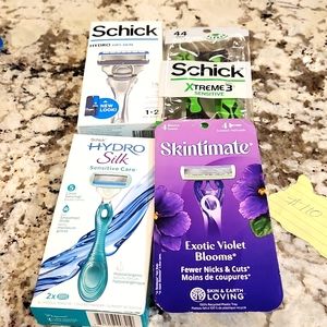 Girl and guy duo razors